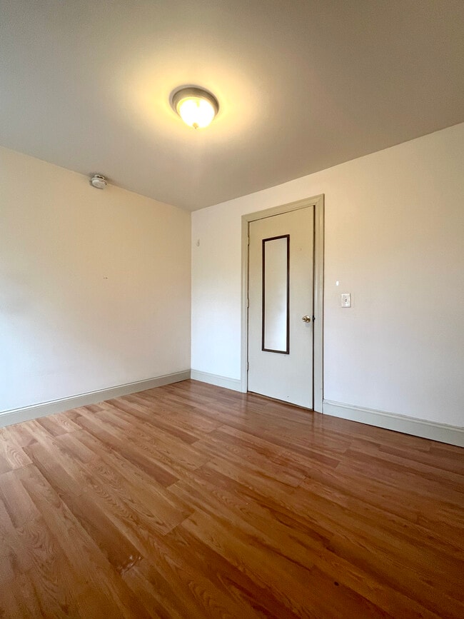 114 Main St Unit 1