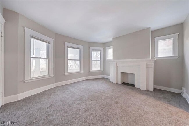 Building Photo - 2016 W 85th St Unit Down