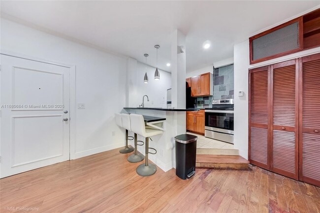 Photo - 536 14th St Unidad 110