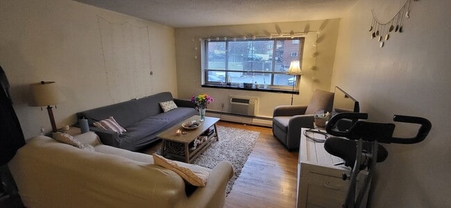 Photo - 239 Kelton St Unidad 24