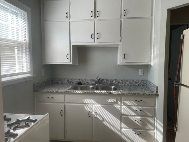 Photo - 100 E Stewart Rd Unit 8