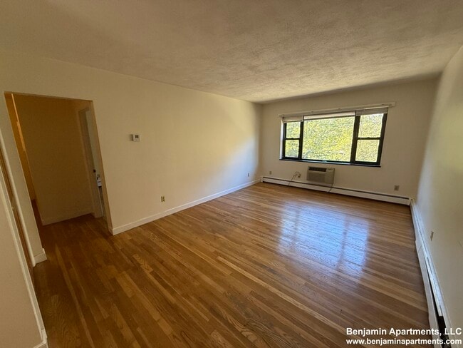 Building Photo - 276 Grove St Unit 11