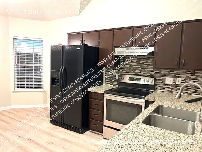 Photo - 913 Pebble Beach Cir