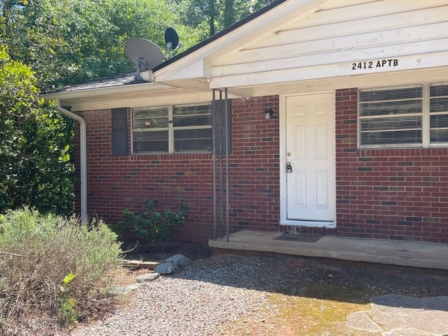 Photo - One bedroom, 1 bath Apartment on Airport Drive!