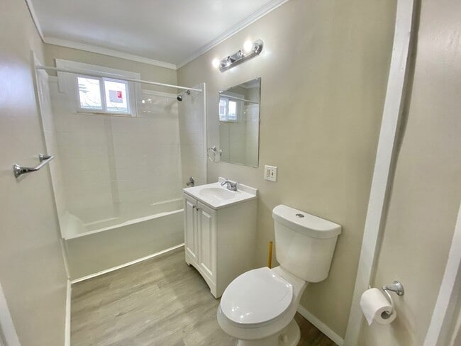 Photo - 39 Acushnet Ave Unit 2nd Floor