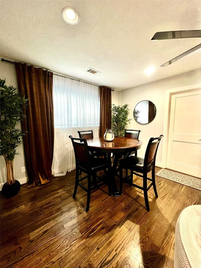 Photo - 5719 Viking Dr