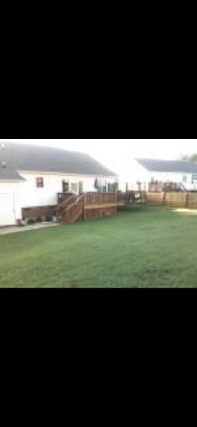 Photo - 213 Chapwith Rd