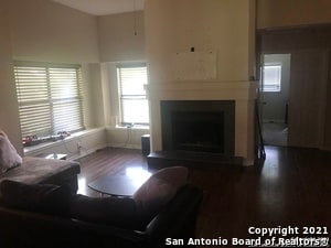 Photo - 8515 Maple Ridge Dr