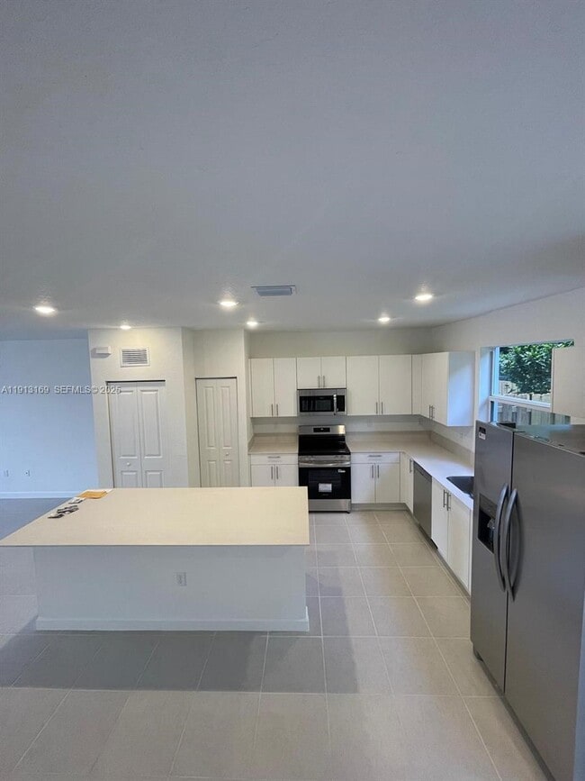 Photo - 1076 SE 2nd St