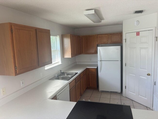 567 Florosa Ct