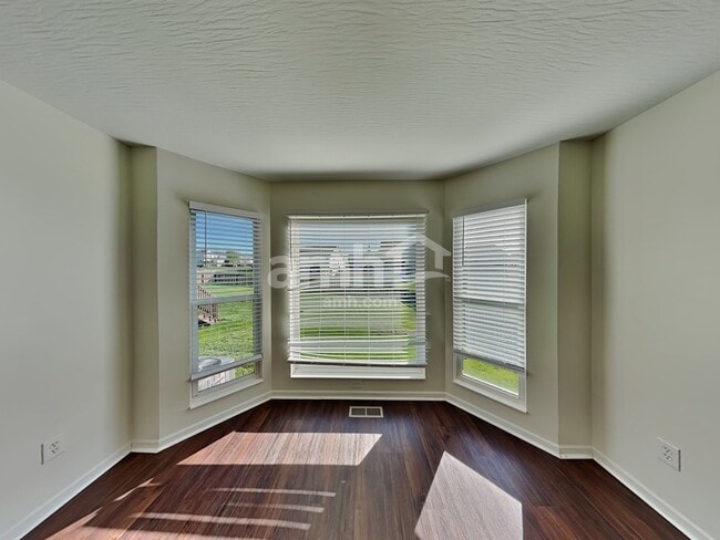 Photo - 13 Stoney Bluff Way