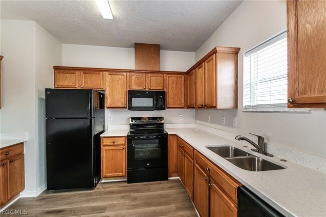 Photo - 4318 9th St W