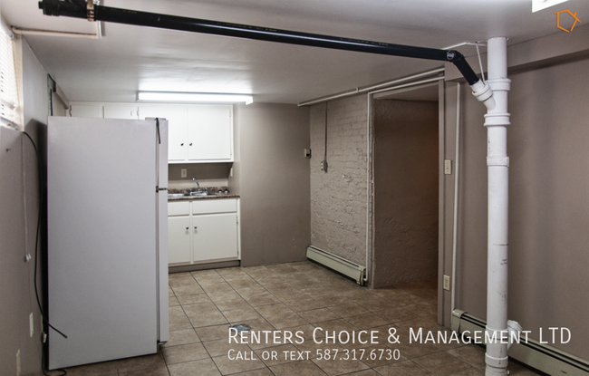 Photo - 1 Bedroom Basement Suite, UTILTIES INCLUDED