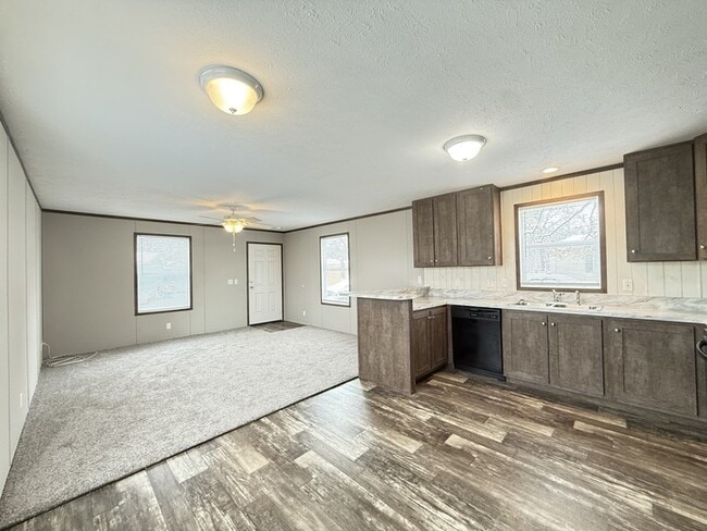 Photo - 10610 State Rte 762