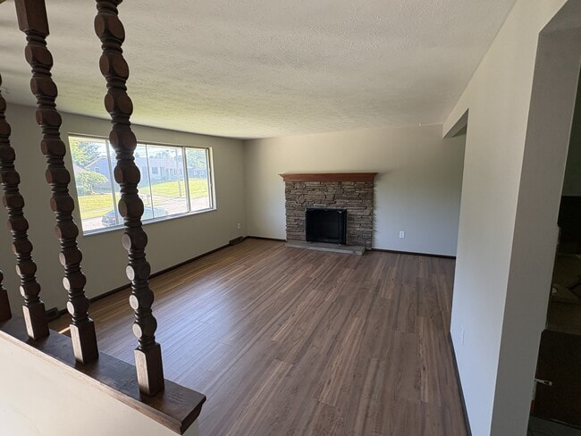 256 Monroe Dr