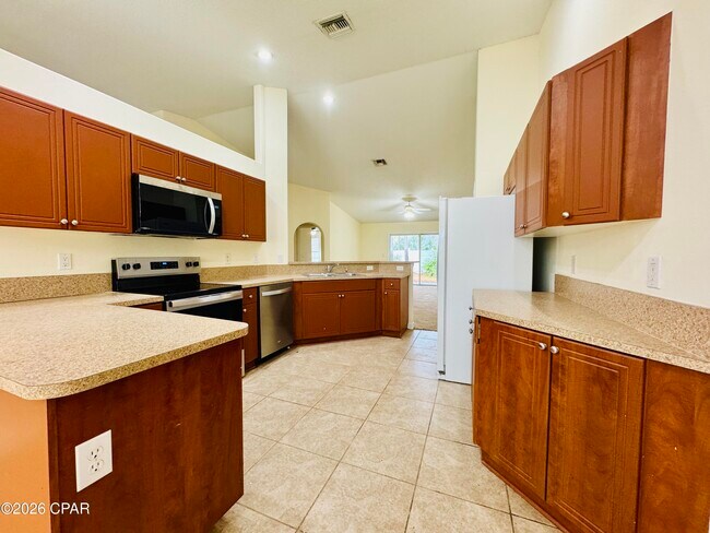 Photo - 409 Bainbridge St