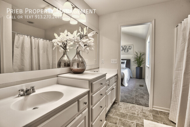 Photo - 12627 S Benedict St Townhome