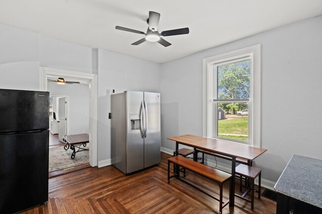 Photo - 222 W Market St