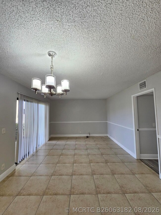 Photo - 1453 Lake Crystal Dr Unit D