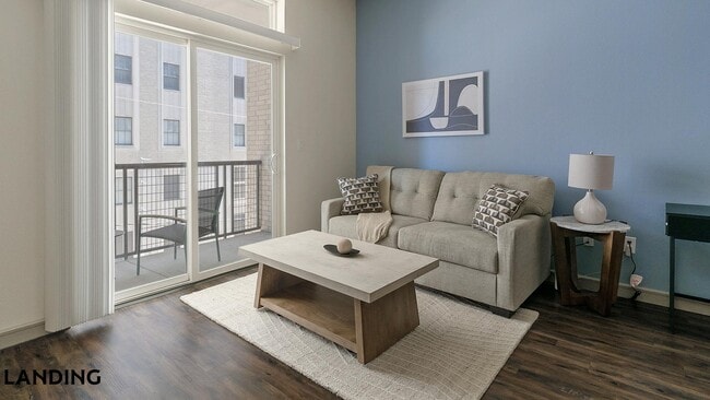 Building Photo - 1711 Caroline St