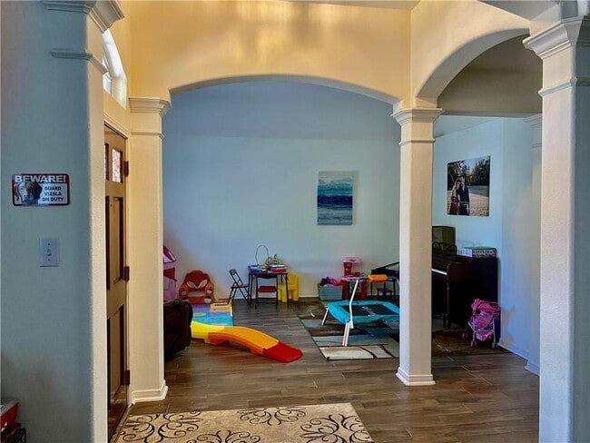 Photo - 15802 Garrison Cir