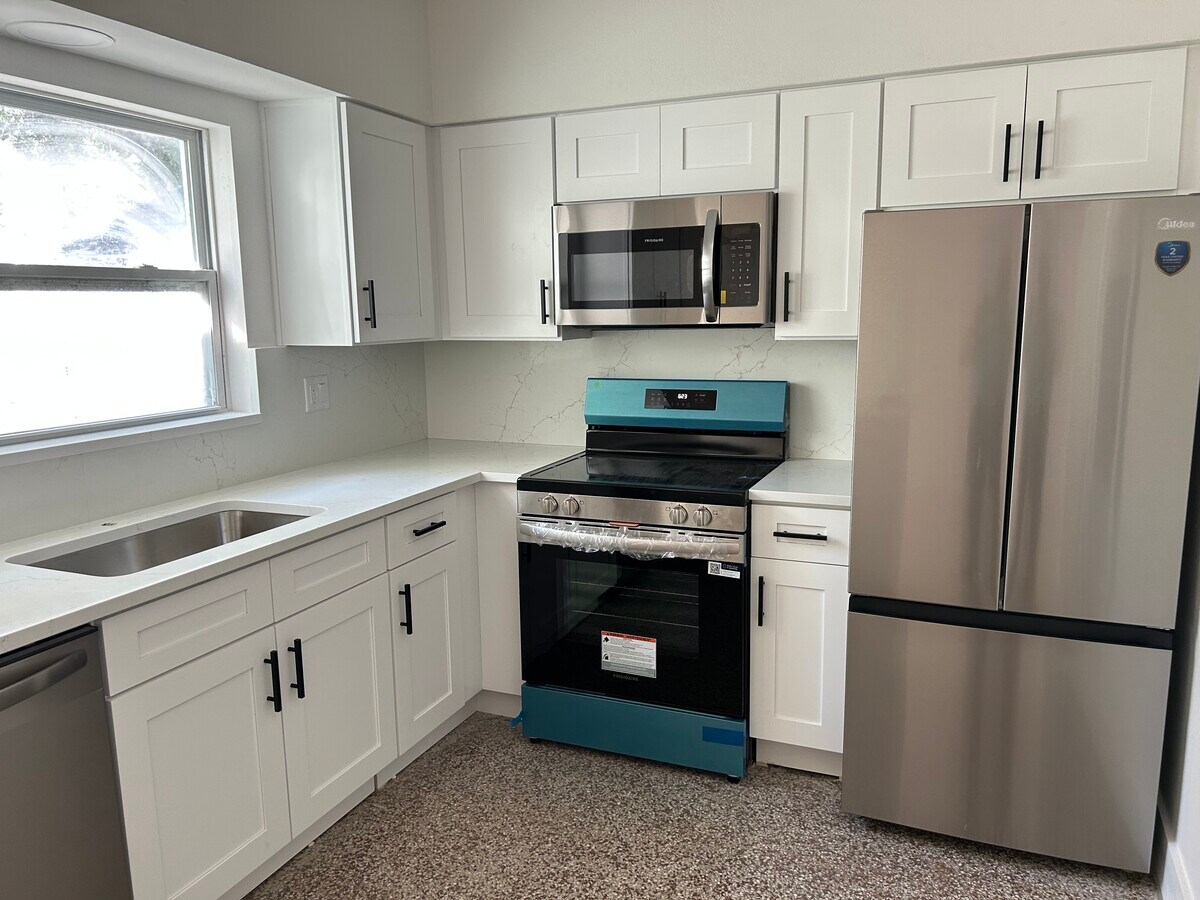 Photo - 2380 Madrid Ave