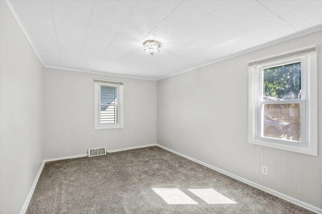 Photo - 928 8th Ave S