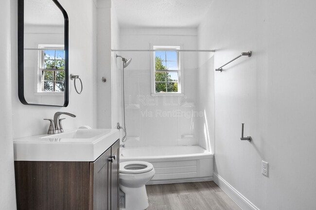 Photo - 2024 Lytle St