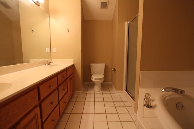 Photo - 3Bed/2Bath Residential House Available in August!