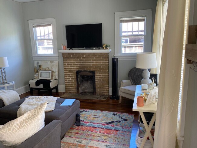 Photo - 306 Lewis St