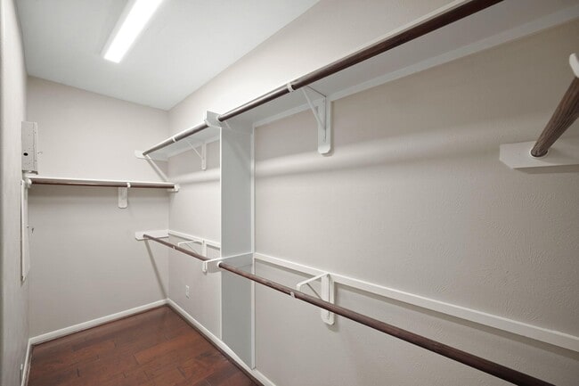Building Photo - 714 Coggins Point Way