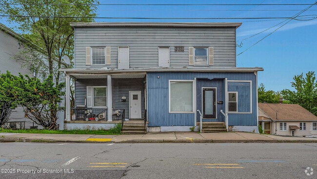 Building Photo - 1200 Main St Rental