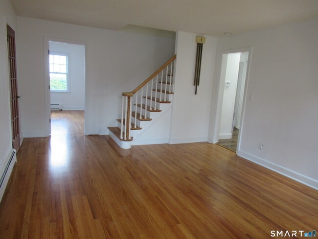 Photo - 625 Clark St