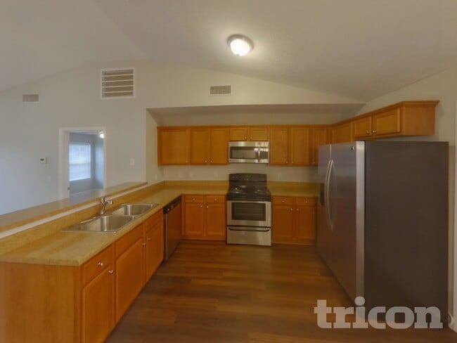 Photo - 1535 Ballater Dr