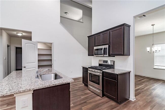 Photo - 132 Shiner Ln