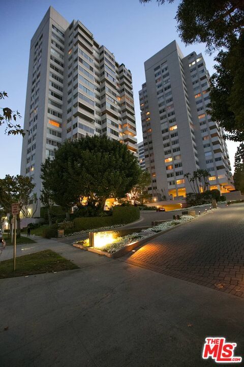 865 Comstock Ave Unit 6A