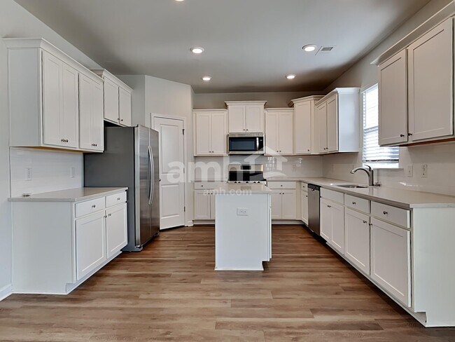 Photo - 139 Stagecoach Ave