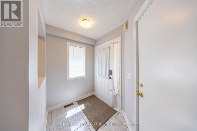 Photo - 2299 Yorktown Cir