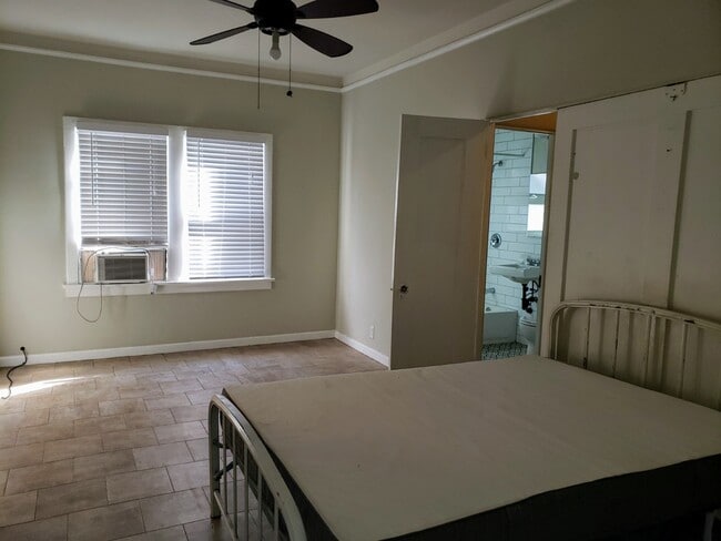 Photo - 723 E 3rd St Unit 14