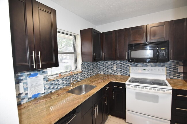 Photo - 21895 Lake Forest Cir Unit 102