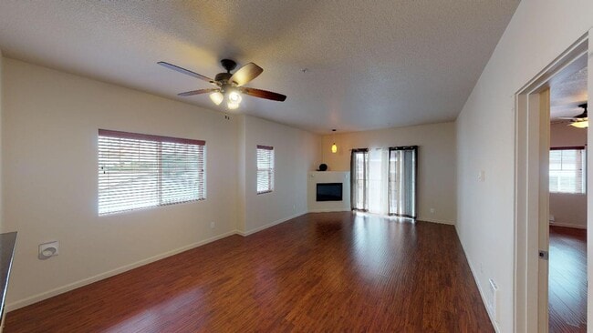 Photo - Condo w/ Garage. Close To St. Vincents Hospital, Freeways and Fast Commute To Portland