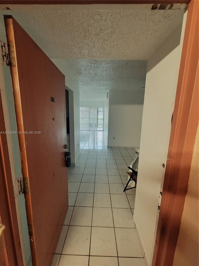 Photo - 13701 Kendale Lakes Cir Unit B-112