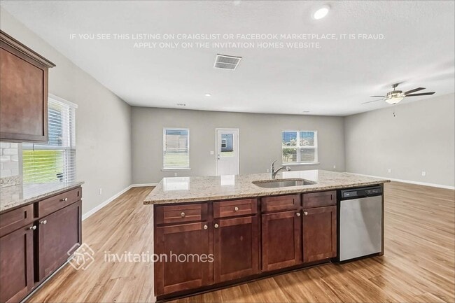 Photo - 407 Vermeer Ct