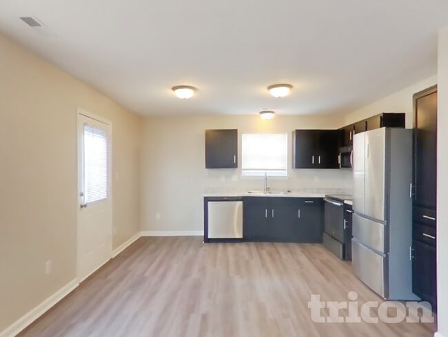 Photo - 1619 Prairieview Ln