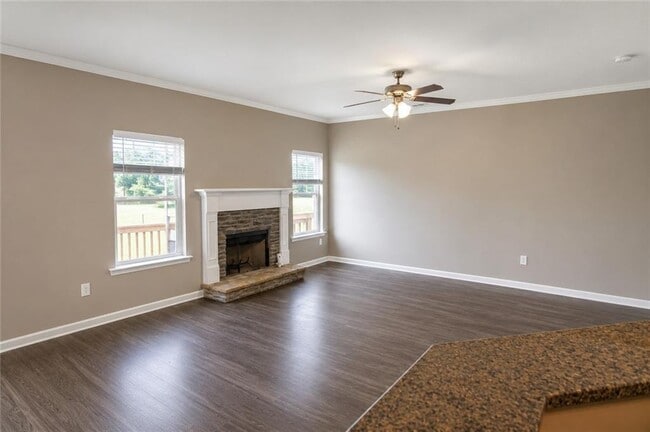 100 Squarewood Ln NW