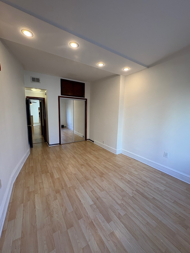 Dormitorio delantero - 1711 S 13th St Unidad #1