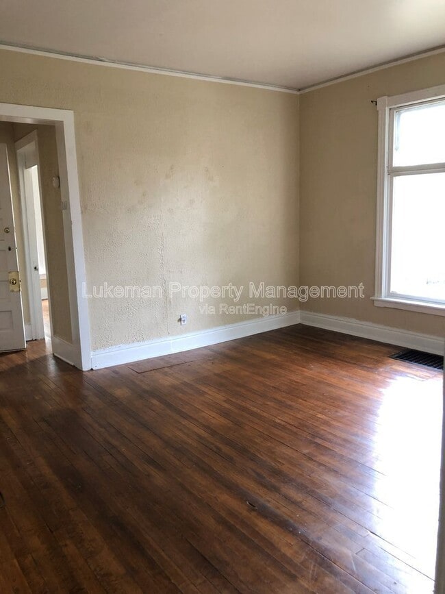 Building Photo - 609 Pearl St Unit 1