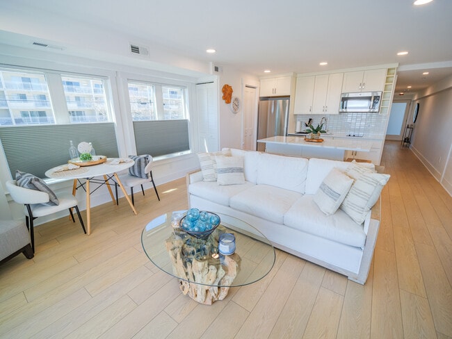 Photo - 321 6th St S