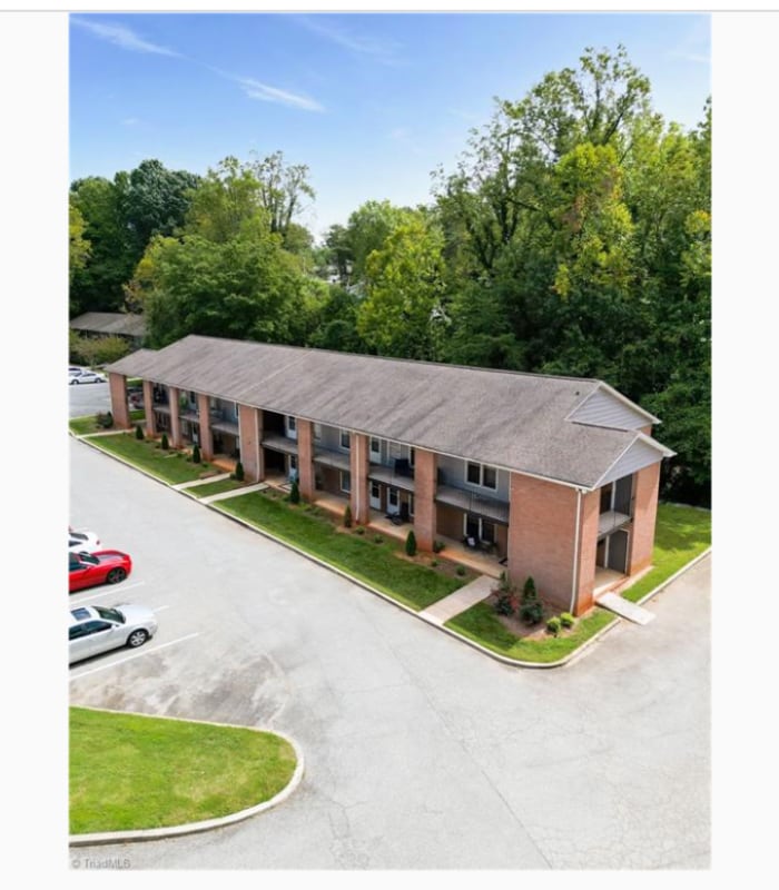 Photo - 1107 Robinhood Rd