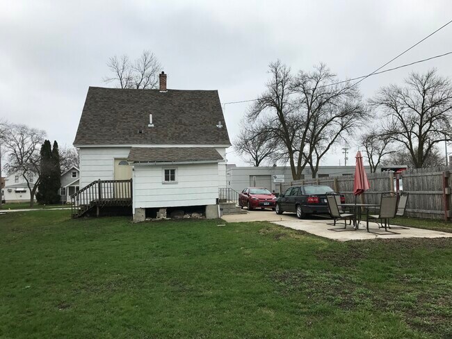 Photo - 513 4th Ave NW